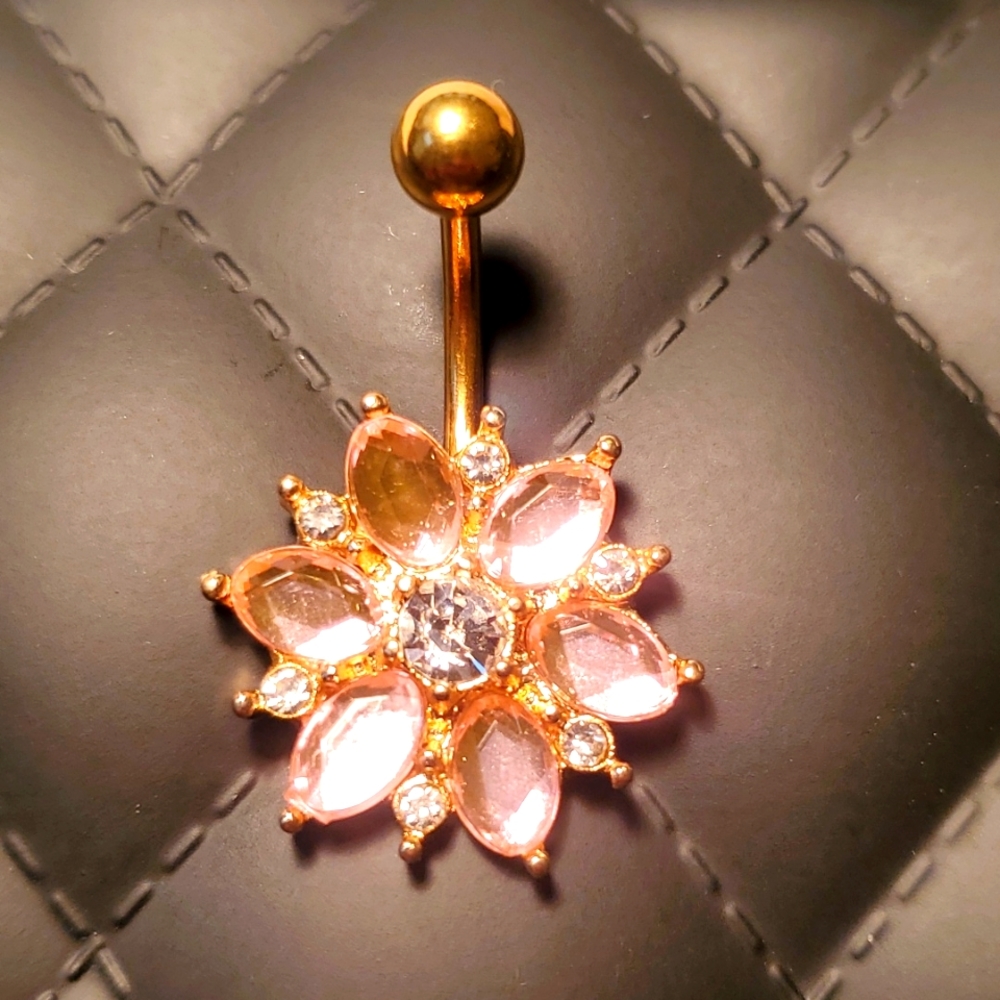 Belly button ring 18k Gold toned Stainless steel pink jeweled flower 🌸